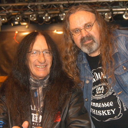 Autor cyklu Petr Gratias (vpravo) s legendou světového rocku Kenem Hensleym ze skupiny Uriah Heep