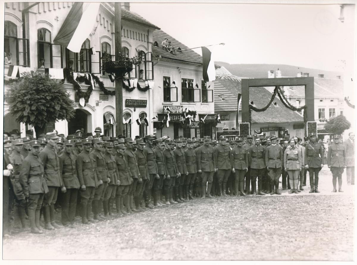 Legionáři z Tišnova a okolí čekají na příjezd T. G .Masaryka - foto F. Wágner