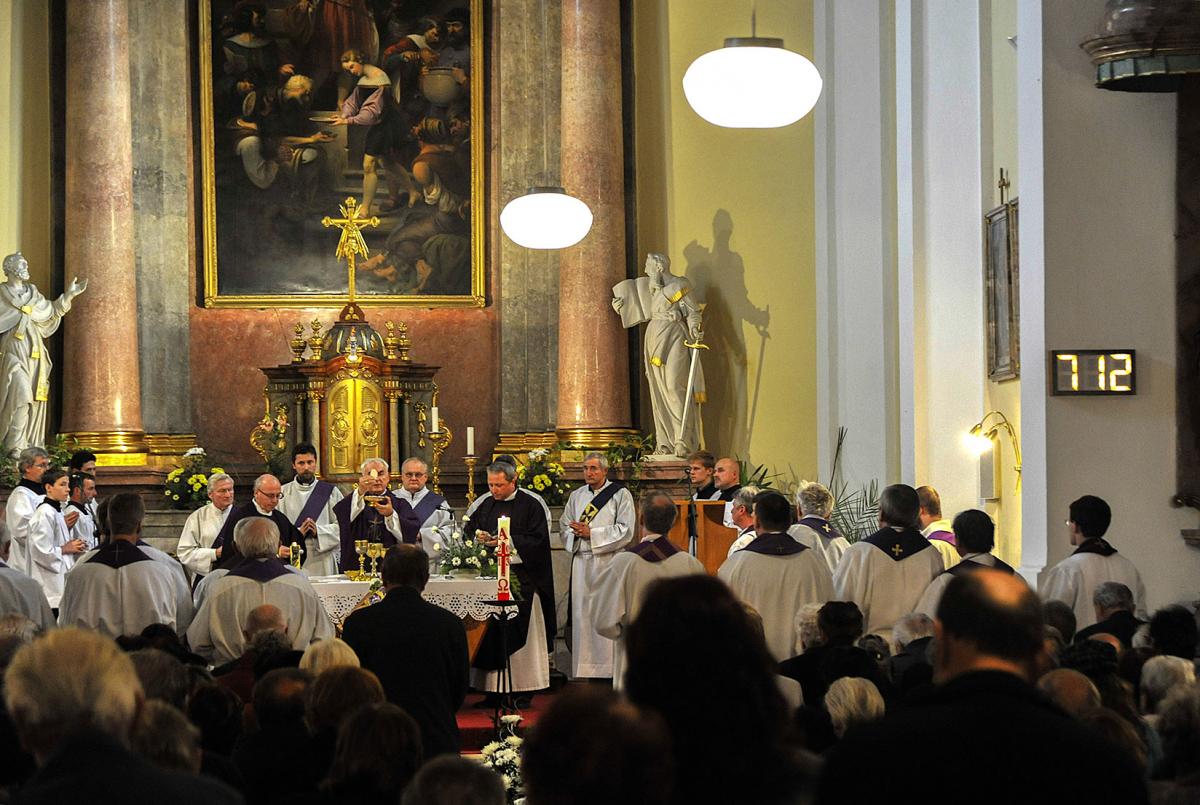 Pohřeb Mons. Josefa Šindara 20.9.2013