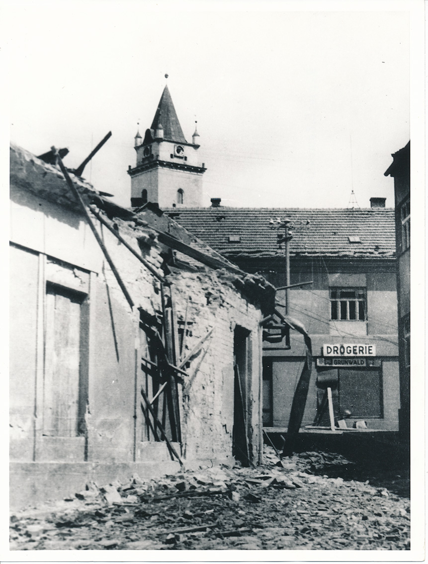 Tišnov po bombardování 25.4. 1945 - foto ze sbírek Podhoráckého muzea