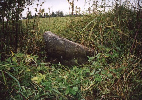 Úlomek kamene u Zahrady - snad ještě patrný r. 2002