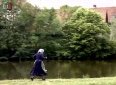 Jiřina Bohdalová běží kolem rybníka Návesník v Mirošově